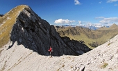 48 La sottilissima cresta tra Pegherolo e Pizzo Cavallino...